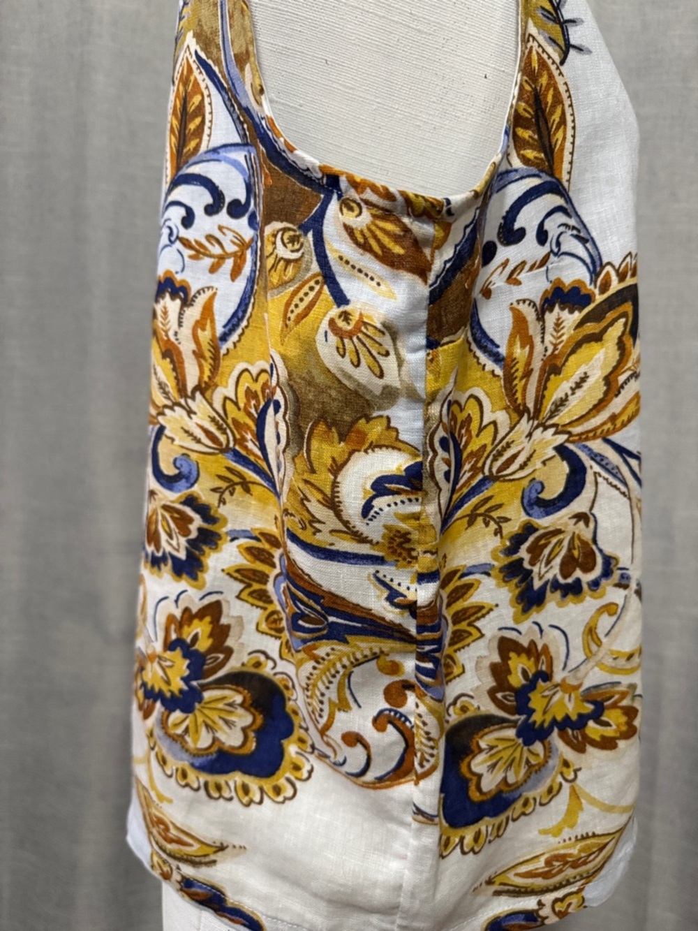 Joie Linen Sleeveless Blouse-Sz L-Blues/White/Brown Scroll-Button Up Back-EUC - Picture 11 of 16